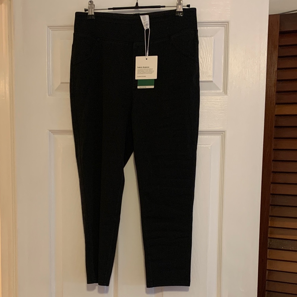 NWT HALARA Flex High-waisted black denim casual leggings capri length